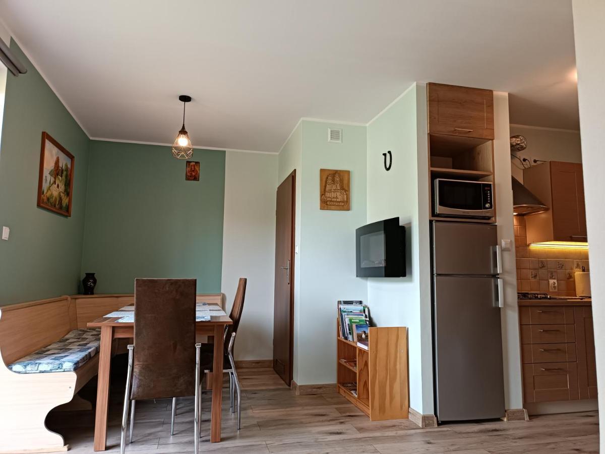 Mala Chatka Caloroczny Domek Krzeszow  Ngoại thất bức ảnh