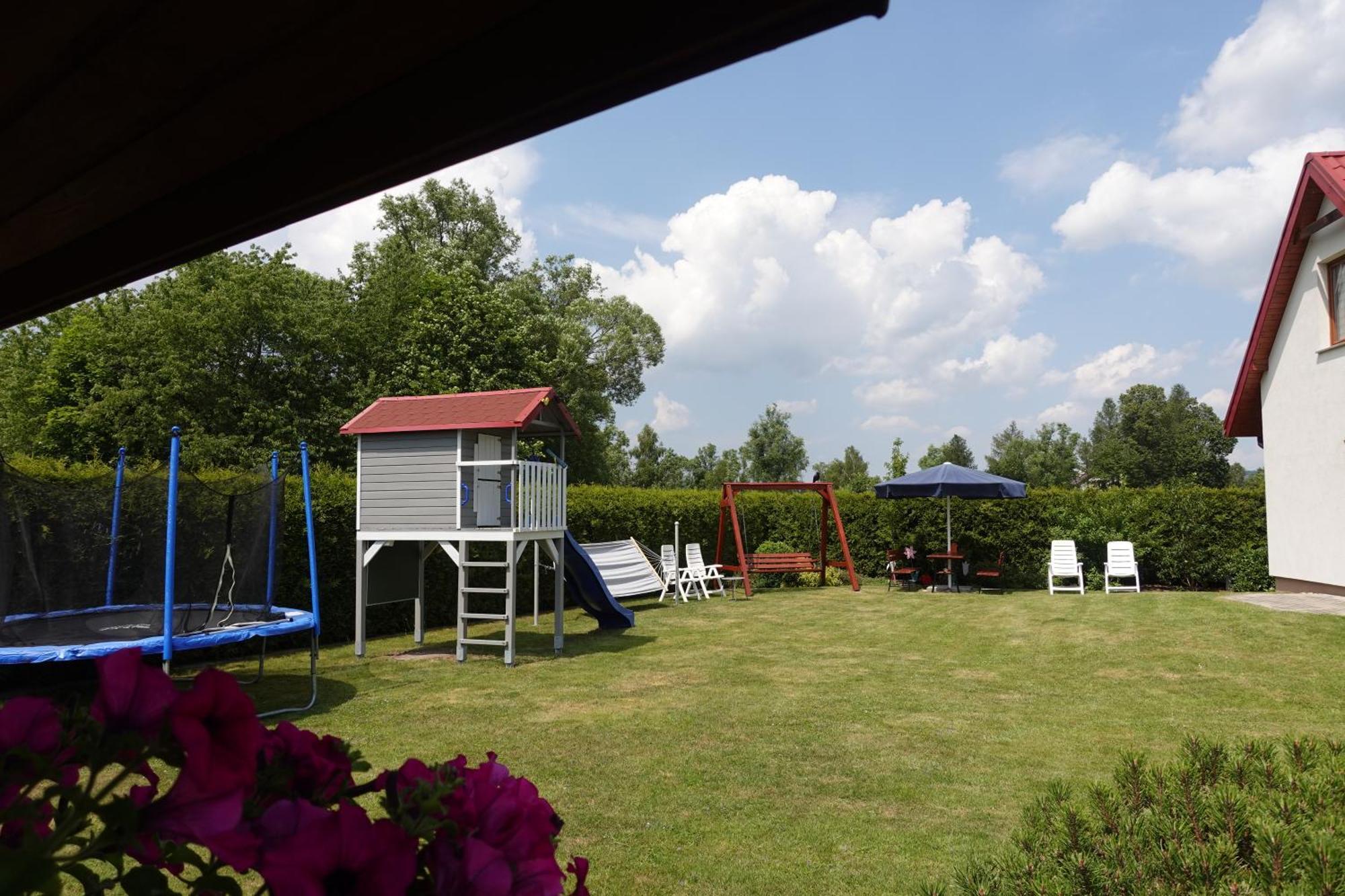 Mala Chatka Caloroczny Domek Krzeszow  Ngoại thất bức ảnh