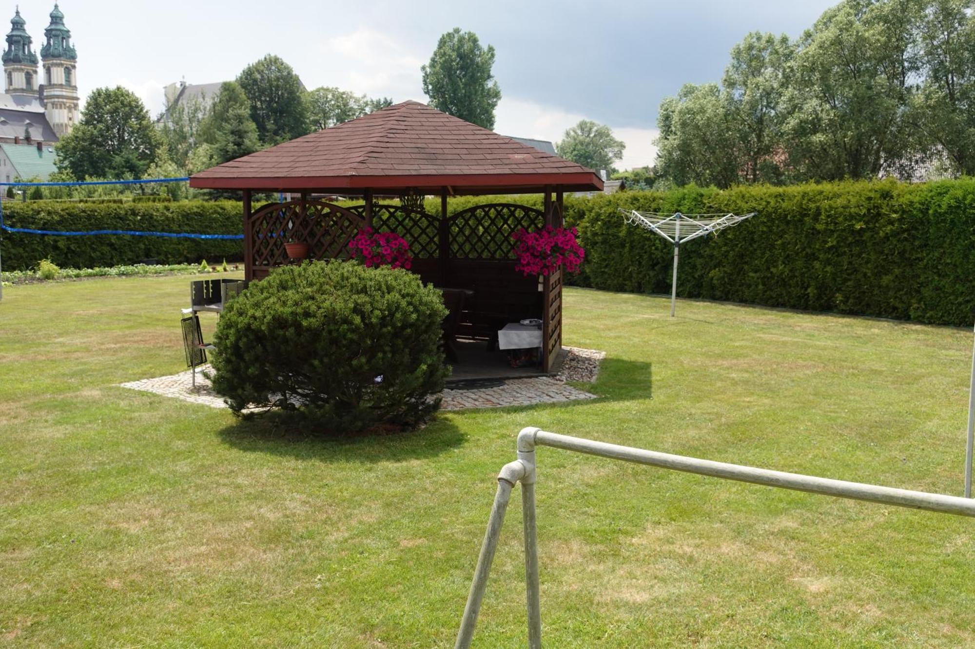 Mala Chatka Caloroczny Domek Krzeszow  Ngoại thất bức ảnh