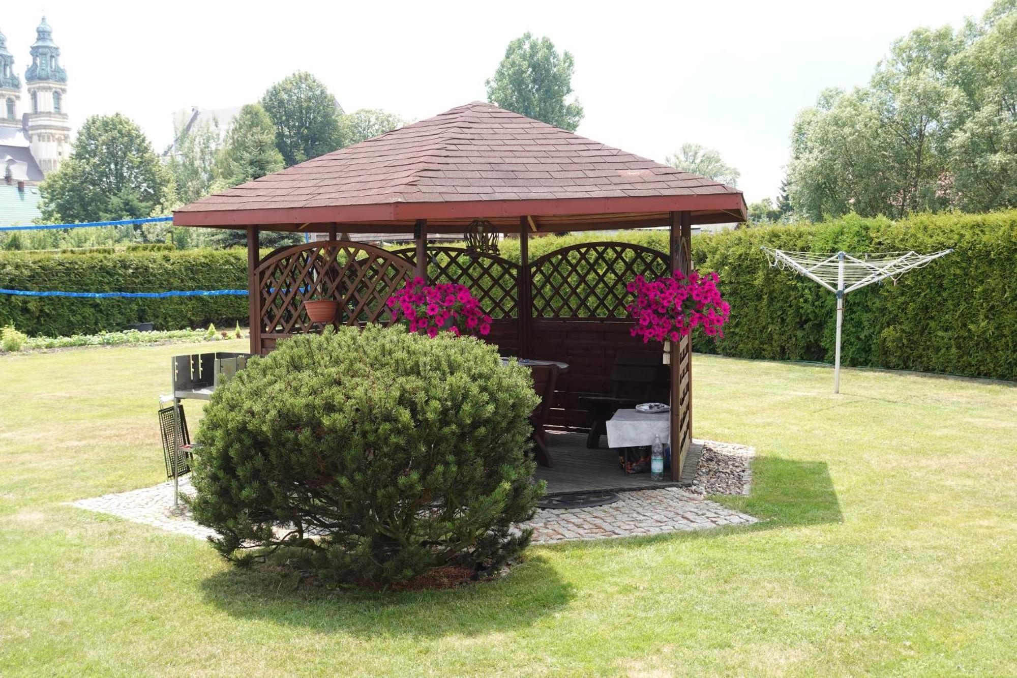 Mala Chatka Caloroczny Domek Krzeszow  Ngoại thất bức ảnh